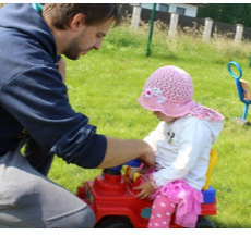 Подросткам и взрослым  - Сопровождаем от яслей до университета